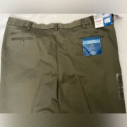 Dockers Pleated Classic Fit Iron Free Cotton Khaki Pants 40×32 B4HP