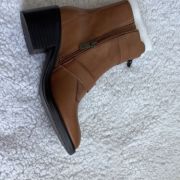 Women Donald j Pliner Dusten Zip UP Boots left leg single shoe Brown size 6.5