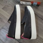 Franco Sarto Women’s Homer 4 Slip-on Sneakers Black Size 6M Floor model B4HP