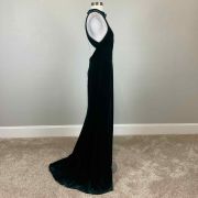 Aqua Women’s Velvet Halter Gown Green Size 8 B4HP $238