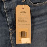Levi’s Women’s 720 High-Rise Super Skinny Crop Jeans Quebec Echo Size 27 B4HP