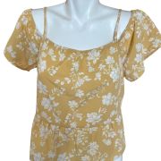 Hippie Rose Juniors’ Elasticized Short-Sleeve Cold-Shoulder Top B4HP