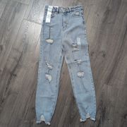 Tinseltown Juniors’ Ripped Raw-Hem Loose Jeans B4HP