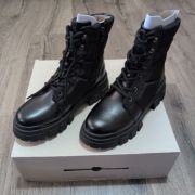 Marc Fisher Women’s Amita Lug Sole Lace Up Hiker Booties B4HP 8M With Defects