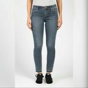 NWT Women ARTICLES OF SOCIETY Grenada Carly Crop Skinny Released hem Jeans